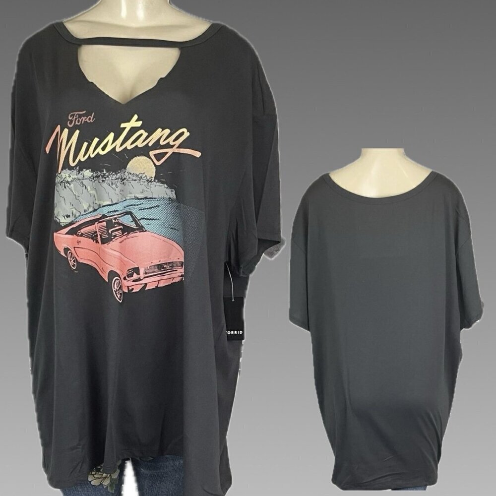 Ford +4 Gray Choker Raw Edge V-Neckline Mustang Sunset Graphic Short Sleeve Tee